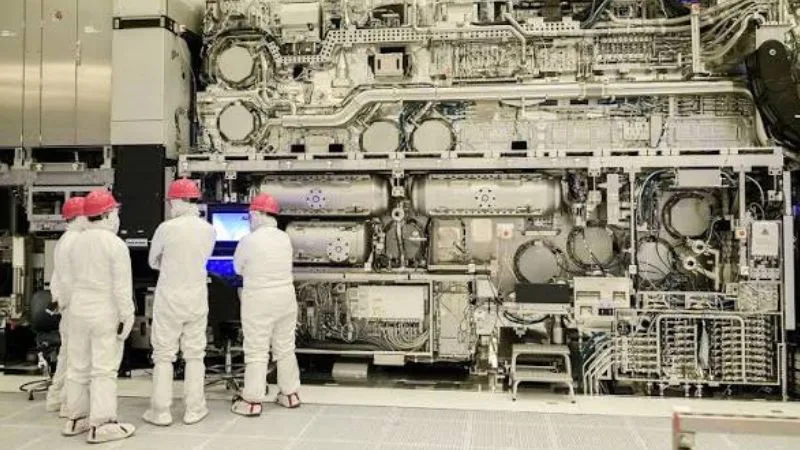 Intel Foundry, ASML Accelerate High NA EUV Manufacturing Readiness